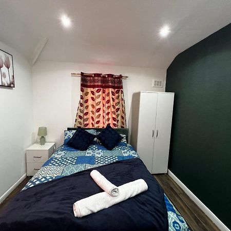Good Priced Double Rooms In Sherperds Bush London Exterior photo