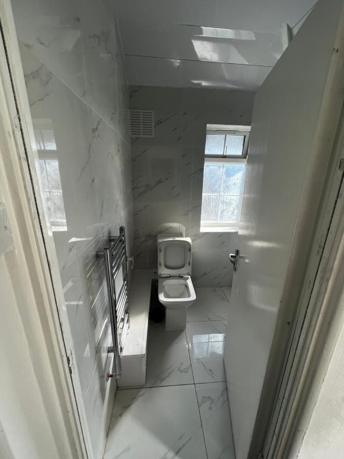 Good Priced Double Rooms In Sherperds Bush London Exterior photo